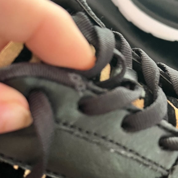 Vionic Black and Tan Sneakers with Athletic Silhouette - Picture 7 of 8